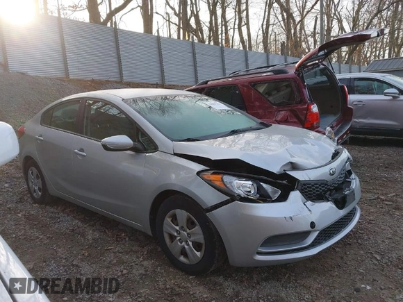 2015 Kia Forte LX with VIN KNAFX4A62F5386526, listed as a IAAI auction lot 41800783 with 124,553 mi miles. Bid and sale history available at carsss.com. Image 1.