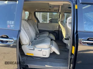 2013 Toyota Sienna XLE with VIN 5TDDK3DC3DS052713, listed as a Copart auction lot 43234125 with 284,884 mi miles and Clean Title. Bid and sale history available at DreamBid. Image 6.