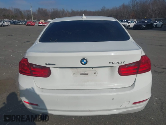 2015 BMW 3 Series 320i xDrive с VIN WBA3C3G55FNS75282, выставлен на аукционе IAAI как лот 41336850 с пробегом 120 856 миль миль и . История ставок и продаж доступна на DreamBid. Изображение 16.
