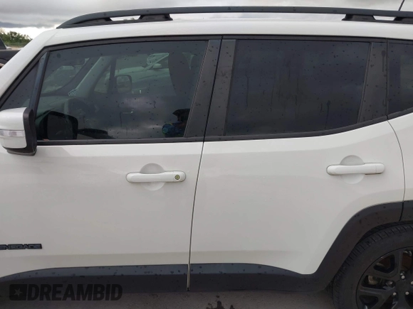 2018 Jeep Renegade Latitude with VIN ZACCJABH7JPH95711, listed as a IAAI auction lot 42124871 with 177,280 mi miles. Bid and sale history available at carsss.com. Image 14.