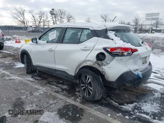 2019 Nissan Kicks S with VIN 3N1CP5CU0KL542096, listed as a IAAI auction lot 41390268 with 115,861 mi miles and . Bid and sale history available at carsss.com. Image 3.