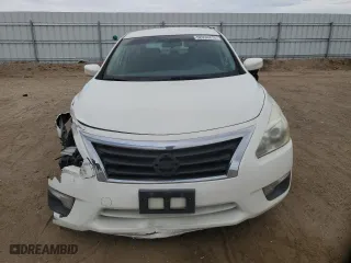 2015 Nissan Altima 2.5 S with VIN 1N4AL3AP8FN311282, listed as a Copart auction lot 52934415 with 180,096 mi miles and Clean Title. Bid and sale history available at carsss.com. Image 5.