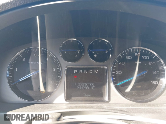 2008 Cadillac Escalade with VIN 1GYEC63808R179529, listed as a IAAI auction lot 41217012 with 244,299 mi miles. Bid and sale history available at carsss.com. Image 7.