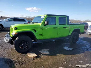 2021 Jeep Gladiator Willys with VIN 1C6HJTAG7ML612155, listed as a Copart auction lot 42627425 with 28,509 mi miles and Salvage Title. Bid and sale history available at carsss.com. Image 1.