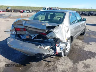 1998 Toyota Camry LE z VIN 4T1BG28KXWU248887, wystawiony jako IAAI lot #41507392 z przebiegiem Nie podano mil oraz . Historia ofert i sprzedaży dostępna na DreamBid. Obrazek 6.