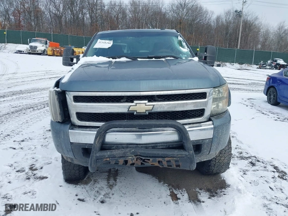 2007 Chevrolet Silverado 1500 LT w/1LT with VIN 2GCEK13M171527788, listed as a IAAI auction lot 41348280 with 136,305 mi miles. Bid and sale history available at carsss.com. Image 12.