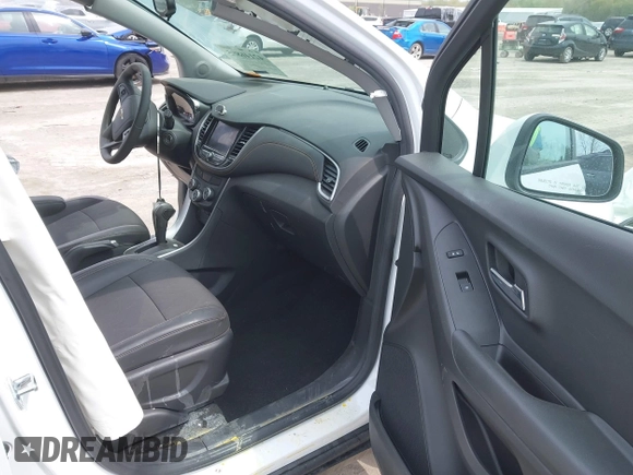 2021 Chevrolet Trax LT with VIN KL7CJPSM5MB369530, listed as a IAAI auction lot 42146885 with 21,906 mi miles and . Bid and sale history available at DreamBid. Image 5.