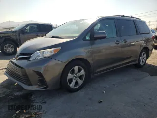 2018 Toyota Sienna LE Auto Access Seat with VIN 5TDKZ3DC2JS932431, listed as a Copart auction lot 58867695 with 98,265 mi miles and Salvage title. Bid and sale history available at DreamBid. Image 1.