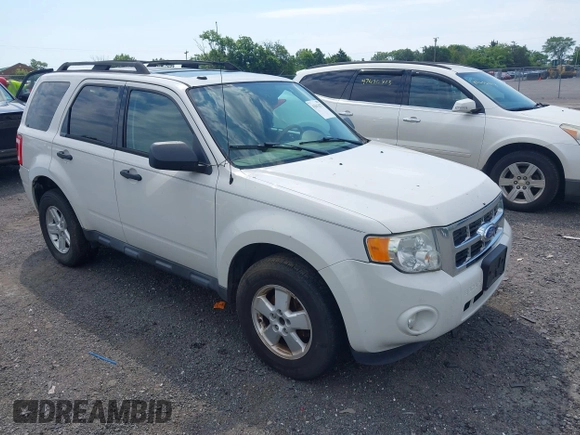 2012 Ford Escape XLT z VIN 1FMCU9D77CKB60829, wystawiony jako IAAI lot #42653677 z przebiegiem 151 116 mil mil oraz . Historia ofert i sprzedaży dostępna na DreamBid. Obrazek 1.