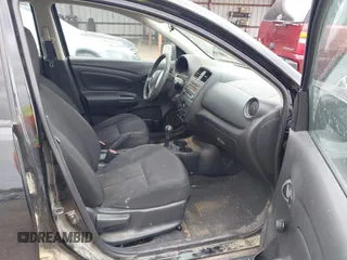 2016 Nissan Versa S z VIN 3N1CN7AP3GL882543, wystawiony jako IAAI lot #41821886 z przebiegiem 207 104 mil mil oraz . Historia ofert i sprzedaży dostępna na DreamBid. Obrazek 5.
