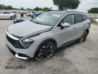 2025 Kia Sportage SX-Prestige z VIN 5XYK53DF1SG289865, wystawiony jako Copart lot #59437115 z przebiegiem 5 656 mil mil oraz Nie do naprawy • Non repairable. Historia ofert i sprzedaży dostępna na DreamBid. Obrazek 1.