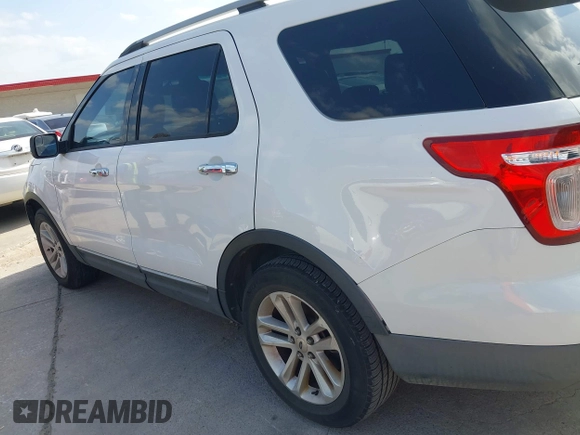 2013 Ford Explorer XLT with VIN 1FM5K7D81DGA33851, listed as a IAAI auction lot 42058840 with 264,577 mi miles. Bid and sale history available at carsss.com. Image 14.