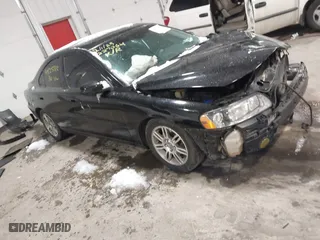 2008 Volvo S60 2.5T with VIN YV1RH592882698868, listed as a IAAI auction lot 41525882 with 91,750 mi miles. Bid and sale history available at carsss.com. Image 1.