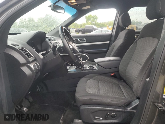 2017 Ford Explorer XLT z VIN 1FM5K7D85HGA61920, wystawiony jako Copart lot #64667705 z przebiegiem 205 281 mil mil oraz Czysty tytuł • Clean title. Historia ofert i sprzedaży dostępna na DreamBid. Obrazek 7.