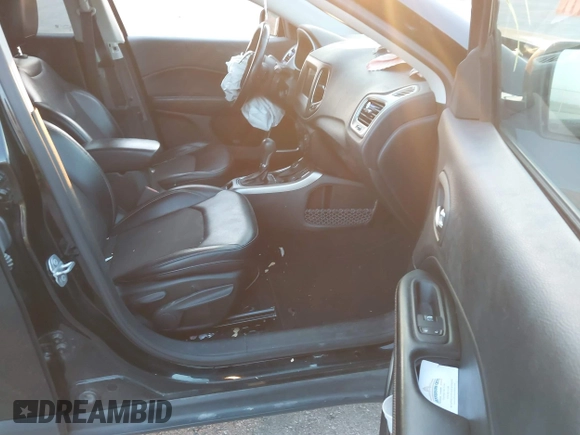 2017 Jeep Compass Latitude with VIN 3C4NJDBB8HT664781, listed as a IAAI auction lot 40670412 with 125,593 mi miles. Bid and sale history available at carsss.com. Image 5.