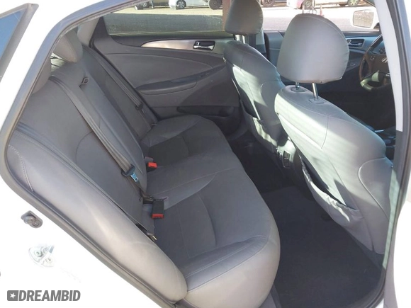 2012 Hyundai Sonata Hybrid with VIN KMHEC4A43CA024468, listed as a IAAI auction lot 41631797 with 184,547 mi miles. Bid and sale history available at carsss.com. Image 8.