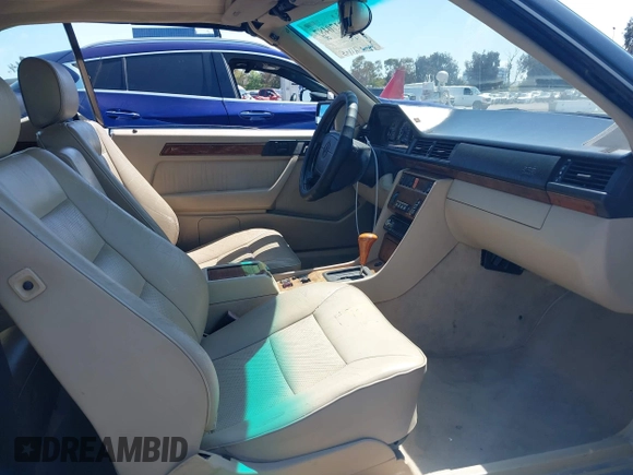 1994 Mercedes-Benz E 320 with VIN WDBEA66E7RC004579, listed as a IAAI auction lot 42170487 with 118,530 mi miles and . Bid and sale history available at DreamBid. Image 5.