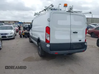 2016 Ford Transit Cargo z VIN 1FTYR1ZM5GKA09697, wystawiony jako IAAI lot #41929098 z przebiegiem 98 790 mil mil oraz . Historia ofert i sprzedaży dostępna na DreamBid. Obrazek 3.
