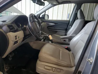 2017 Honda Ridgeline RTL-E z VIN 5FPYK3F77HB002514, wystawiony jako Copart lot #51940305 z przebiegiem 141 219 mil mil oraz Czysty tytuł • Clean title. Historia ofert i sprzedaży dostępna na DreamBid. Obrazek 7.