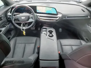 2023 Cadillac LYRIQ RWD Luxury z VIN 1GYKPMRK7PZ000805, wystawiony jako Copart lot #59610415 z przebiegiem 17 099 mil mil oraz Szkoda całkowita • Salvage title. Historia ofert i sprzedaży dostępna na DreamBid. Obrazek 8.