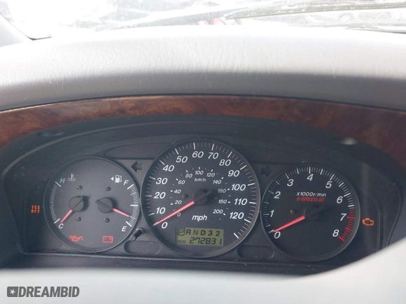 2002 Mazda MPV LX with VIN JM3LW28J520319070, listed as a IAAI auction lot 41671586 with 272,831 mi miles. Bid and sale history available at carsss.com. Image 7.