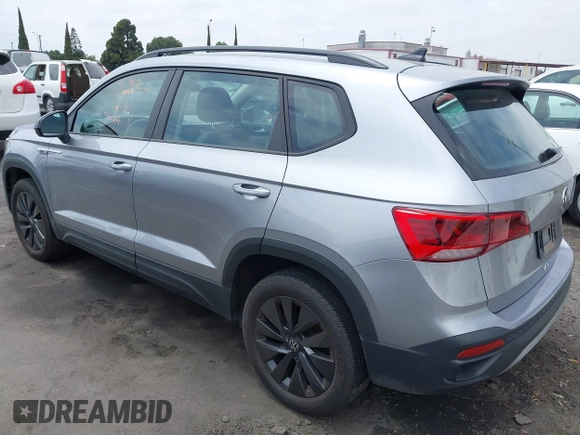 2024 Volkswagen Taos S z VIN 3VV5X7B26RM037123, wystawiony jako IAAI lot #42447853 z przebiegiem 32 395 mil mil oraz . Historia ofert i sprzedaży dostępna na DreamBid. Obrazek 3.