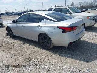 2020 Nissan Altima SR with VIN 1N4BL4CV3LC132192, listed as a IAAI auction lot 41936605 with 105,719 mi miles and . Bid and sale history available at carsss.com. Image 3.