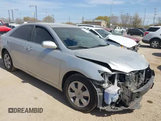 2009 Toyota Camry LE z VIN 4T1BK46K59U593309, wystawiony jako IAAI lot #41791675 z przebiegiem 78 515 mil mil oraz . Historia ofert i sprzedaży dostępna na DreamBid. Obrazek 1.