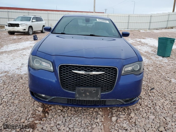 2018 Chrysler 300 with VIN 2C3CCAGG0JH267654, listed as a Copart auction lot 42558895 with 148,831 mi miles and Salvage Title. Bid and sale history available at carsss.com. Image 5.