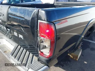 2001 Nissan Frontier XE z VIN 1N6DD21S41C399865, wystawiony jako IAAI lot #41569843 z przebiegiem Nie podano mil oraz . Historia ofert i sprzedaży dostępna na DreamBid. Obrazek 6.