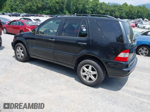 2004 Mercedes-Benz M 500 with VIN 4JGAB75E54A512828, listed as a IAAI auction lot 42579923 with 262,406 mi miles and . Bid and sale history available at DreamBid. Image 3.