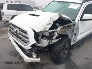 2016 Toyota Tacoma SR with VIN 3TMCZ5AN0GM030469, listed as a IAAI auction lot 41665255 with 178,591 mi miles and . Bid and sale history available at carsss.com. Image 6.