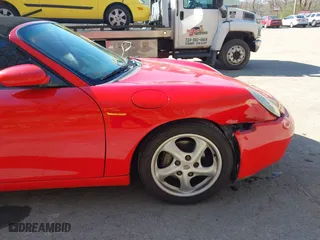 2000 Porsche Boxster with VIN WP0CA2982YU622019, listed as a IAAI auction lot 41983172 with 117,575 mi miles. Bid and sale history available at carsss.com. Image 17.