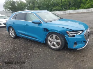 2019 Audi e-tron Premium Plus с VIN WA1LAAGE7KB013766, выставлен на аукционе Copart как лот 57432775 с пробегом 18 657 миль миль и Списание • Salvage title. История ставок и продаж доступна на DreamBid. Изображение 4.