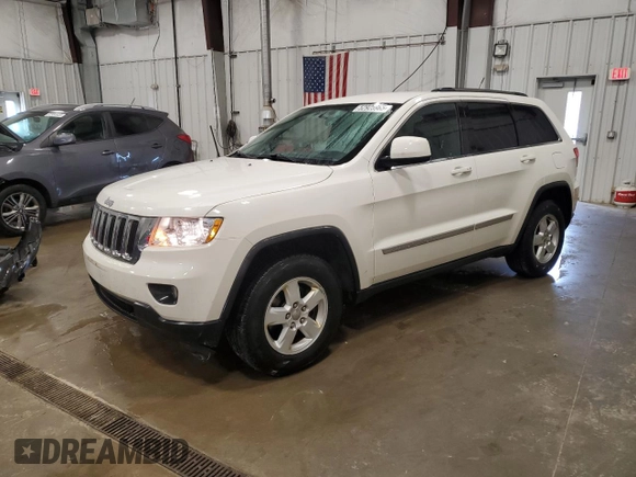 2011 Jeep Grand Cherokee Laredo with VIN 1J4RR4GG0BC562015, listed as a Copart auction lot 52925965 with 125,523 mi miles and Non Repairable. Bid and sale history available at carsss.com. Image 1.