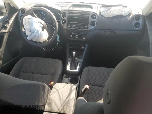 2012 Volkswagen Tiguan S z VIN WVGBV7AX3CW088330, wystawiony jako Copart lot #76722704 z przebiegiem 107 018 mil mil oraz Nie do naprawy • Non repairable. Historia ofert i sprzedaży dostępna na DreamBid. Obrazek 8.