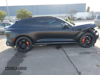 2023 Aston Martin DBX 707 z VIN SD7VUJBW8PTV07531, wystawiony jako IAAI lot #41608734 z przebiegiem 8476 mil mil oraz . Historia ofert i sprzedaży dostępna na DreamBid. Obrazek 14.