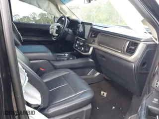2023 Ford Expedition Max XLT with VIN 1FMJK1H89PEA28645, listed as a IAAI auction lot 41579598 with 1 mi miles. Bid and sale history available at carsss.com. Image 5.