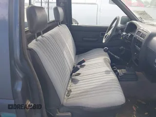 1994 Nissan Frontier z VIN 1N6SD11S4RC322264, wystawiony jako IAAI lot #41325955 z przebiegiem 153 524 mil mil oraz . Historia ofert i sprzedaży dostępna na DreamBid. Obrazek 8.