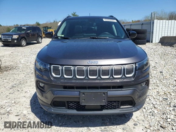 2022 Jeep Compass Latitude Lux with VIN 3C4NJDFB2NT164072, listed as a Copart auction lot 55399095 with 33,666 mi miles and Salvage title. Bid and sale history available at DreamBid. Image 5.