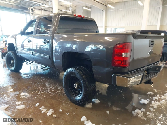 2011 Chevrolet Silverado 1500 LS with VIN 3GCPKREA0BG138487, listed as a IAAI auction lot 41305551 with 101,583 mi miles. Bid and sale history available at carsss.com. Image 3.
