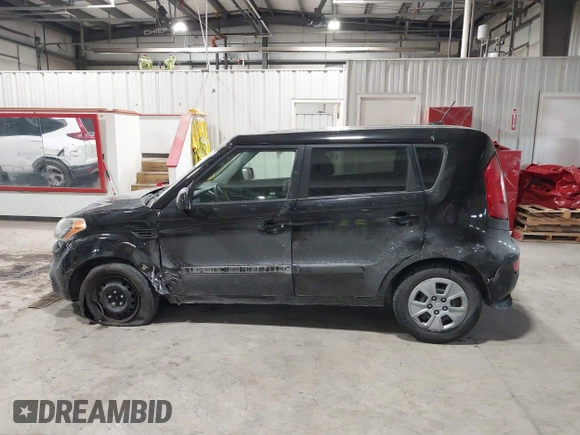 2013 Kia Soul with VIN KNDJT2A58D7773703, listed as a IAAI auction lot 41628420 with 100,301 mi miles. Bid and sale history available at carsss.com. Image 14.