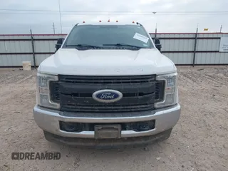 2019 Ford Super Duty F-250 SRW XL with VIN 1FTBF2B62KED26134, listed as a IAAI auction lot 41908568 with 114,259 mi miles. Bid and sale history available at carsss.com. Image 12.