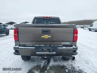 2015 Chevrolet Silverado 2500HD Built After Aug 14 High Country with VIN 1GC1KXE89FF543780, listed as a IAAI auction lot 41557608 with 164,171 mi miles. Bid and sale history available at carsss.com. Image 17.