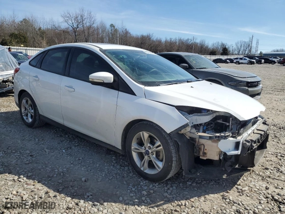 2014 Ford Focus SE with VIN 1FADP3F2XEL302009, listed as a Copart auction lot 46704515 with 122,596 mi miles and Salvage Title. Bid and sale history available at carsss.com. Image 4.