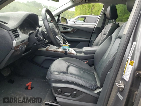 2017 Audi Q7 Premium Plus z VIN WA1LHAF77HD055138, wystawiony jako Copart lot #56114605 z przebiegiem 80 412 mil mil oraz Szkoda całkowita • Salvage title. Historia ofert i sprzedaży dostępna na DreamBid. Obrazek 7.