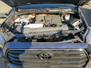 2024 Toyota Sequoia SR5 with VIN 7SVAAABA5RX034278, listed as a Copart auction lot 77832784 with 0 mi miles and Salvage Title. Bid and sale history available at carsss.com. Image 12.
