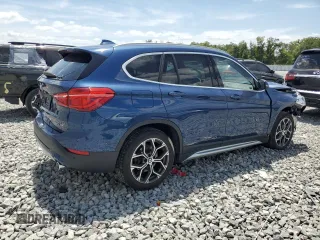2021 BMW X1 sDrive28i z VIN WBXJG7C06M5S00879, wystawiony jako Copart lot #55572445 z przebiegiem 28 252 mil mil oraz Tytuł czysty. Historia ofert i sprzedaży dostępna na DreamBid. Obrazek 3.