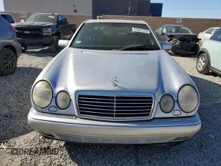 1998 Mercedes-Benz E 320 with VIN WDBJF25F9WA697018, listed as a Copart auction lot 87567315 with 107,255 mi miles and Clean Title. Bid and sale history available at DreamBid. Image 5.