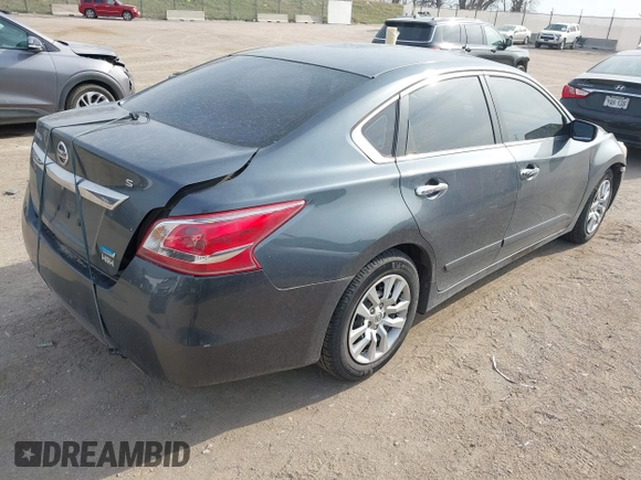 2013 Nissan Altima 2.5 S with VIN 1N4AL3AP1DC284760, listed as a IAAI auction lot 42003121 with 113,442 mi miles and . Bid and sale history available at carsss.com. Image 4.